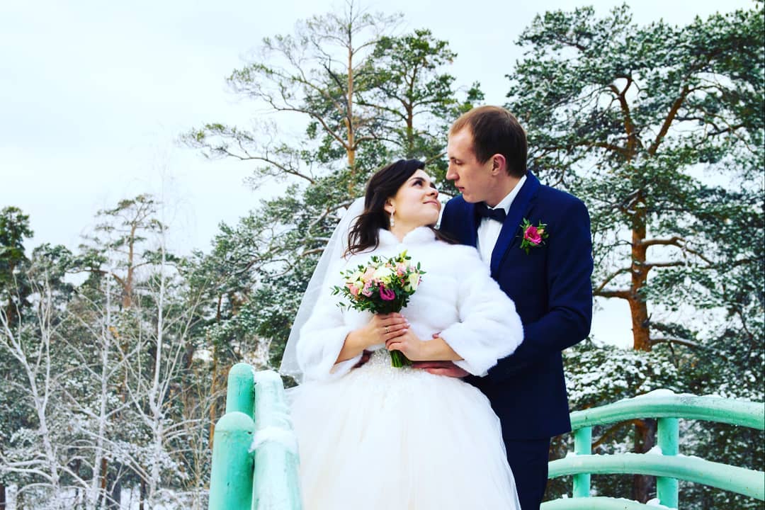 19 октября 2019 года
Свадьба замечательной пары Ильи и Ирины!

В этот день наступила чудесная зимняя сказка, неожиданно для всех выпал снег. Но ребята и их гости совсем не испугались лёгкого 