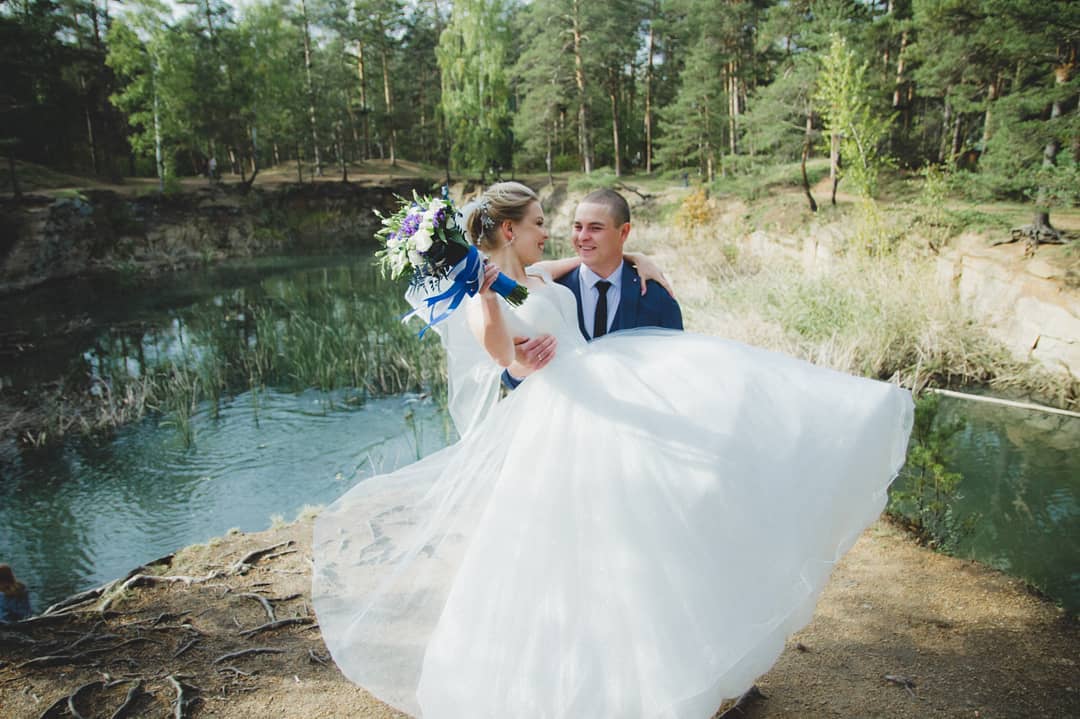 Вячеслав и Алёна 19.09.2020
.
В одну красивую дату сентября поженились классные ребята. Это была идеальная свадьба, во всех отношениях??
Красивая невеста Алёна с одной ямочкой на щеке и безум