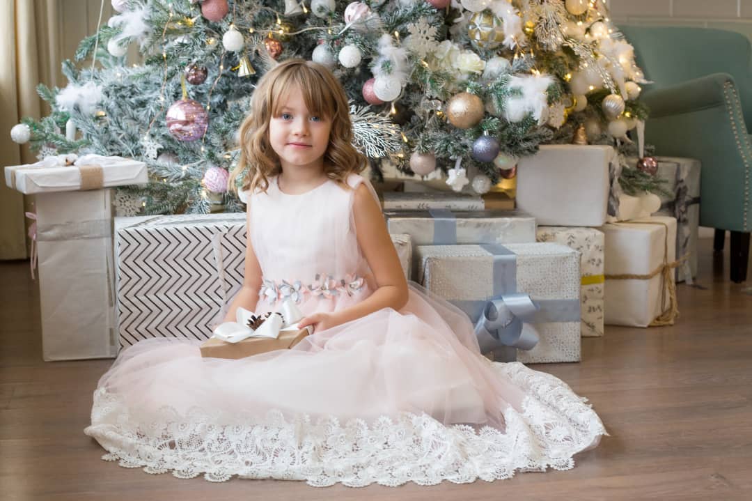 Первые новогодние съёмки в студии Леона стейдж
Зал Baby
Фотограф Марина Борисова

#семейныйфотограф #детскийфотограф #семейнаяфотосессия #студийнаясъемка… 